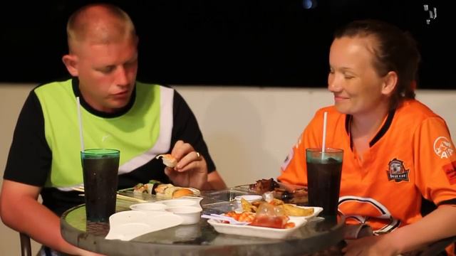 Ужин на балконе!Тайская еда.Вкусняшки!!Тайланд. смотреть онлайн