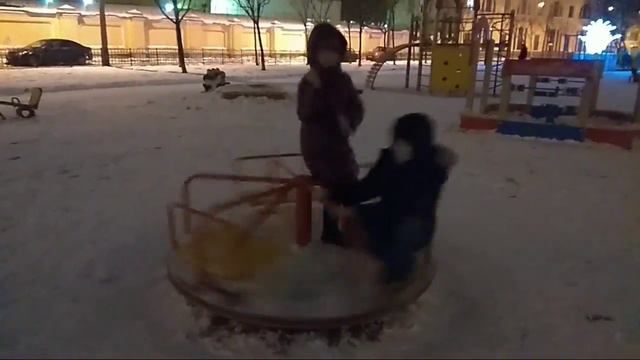 Как провести время детям и с детьми. Мики и Вики нам сейчас это покажут. Встречайте! Открытие Ютуба смотреть онлайн