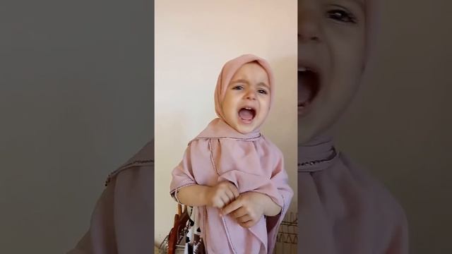 Саммая юнная мусульманка произносит святые слова АЛЛАХА смотреть онлайн