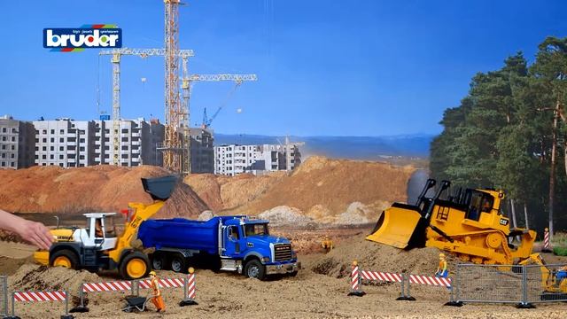 Самосвал Mack 02823 Bruder (Брудер) смотреть онлайн