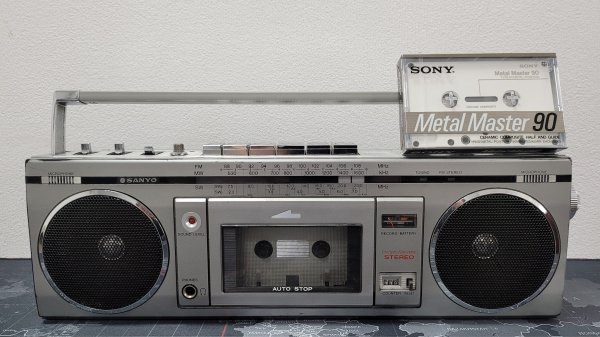 Магнитофон Sanyo M7700K