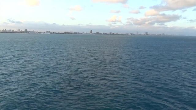 Norwegian Escape Leaving Port Miami смотреть онлайн