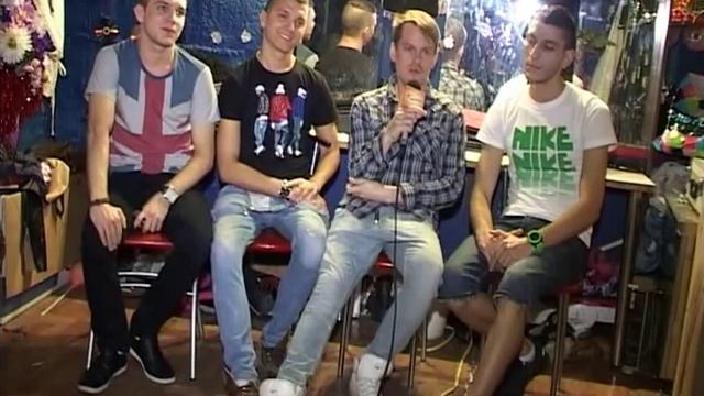 УРБАНиЯ. Парни на шпильках из "Персоны Пи" (Persona P) смотреть онлайн