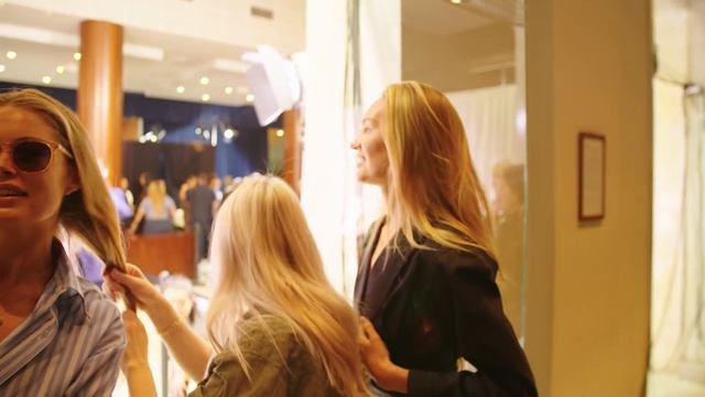 How Top Model Candice Swanepoel Gets Runway Ready | Diary of a Model | Vogue смотреть онлайн