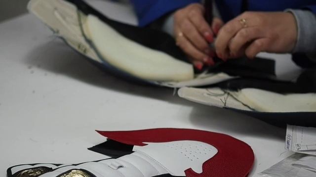 Кастомизация, тюнинг кроссовок Nike Air Jordan. Customization, tuning Nike Air Jordan sneakers. смотреть онлайн