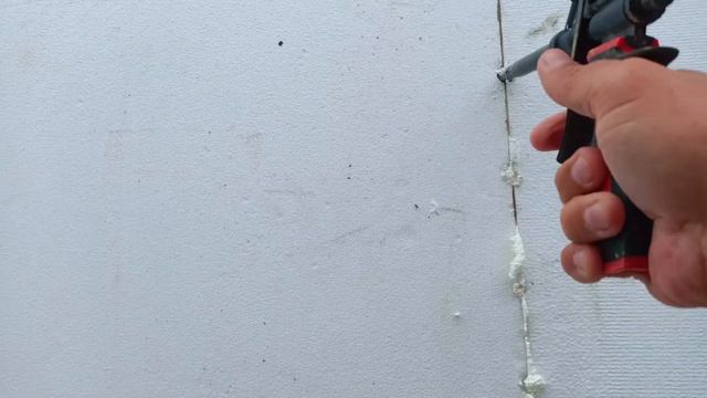Ремонт сколов углов в пенопласте, получившихся из-за неаккуратной приклейки пенопласта на фасад смотреть онлайн