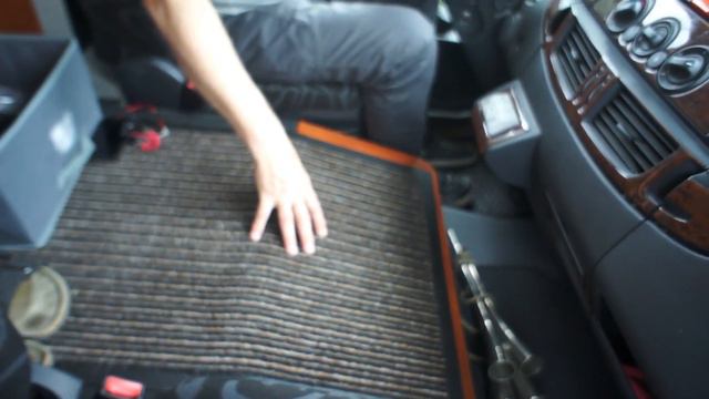 Concorde Cruiser 890 RL iveco camper truck. Mega grote tweedehands familie camper. смотреть онлайн