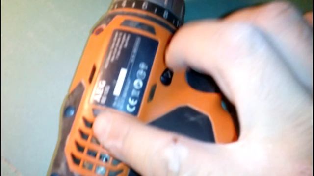 Аккумуляторная дрель AEG BS 12G\ A cordless drill AEG BS 12G смотреть онлайн