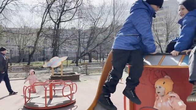 Что мы делаем на детской площадке смотреть онлайн