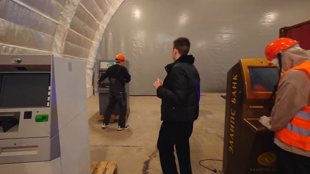 Купил КОНТЕЙНЕР С БАНКОМАТАМИ на АУКЦИОНЕ! *ВЫ НЕ ПОВЕРИТЕ СКОЛЬКО ТАМ ДЕНЕГ!* смотреть онлайн