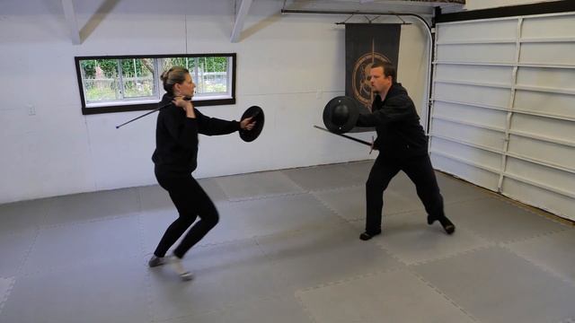 Gold Medalist Teaches Sword & Buckler - Countering Cuts смотреть онлайн