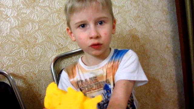 Даша играет с братом в конструктор пластилин и кушает мармелад смотреть онлайн