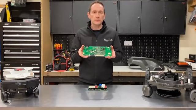 Сравнение роботов газонокосилок Ambrogio и Husqvarna  2 ЧАСТЬ #Caiman #обзор#Газонокосилка робот