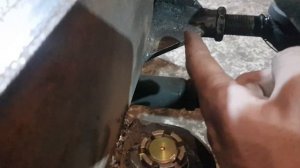 Установка (рулевого) гидроцилиндра поворота двух полурам. steering cylinder for skid steer loader