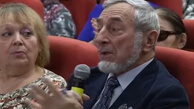 Глава района встретился с пенсионерами с. Яр-Сале смотреть онлайн