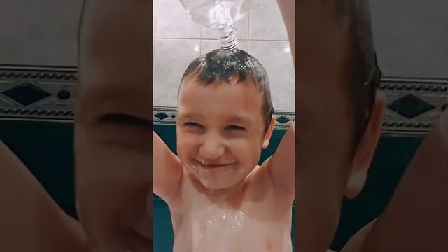 Дети/баловство в ванной 🤭 смотреть онлайн