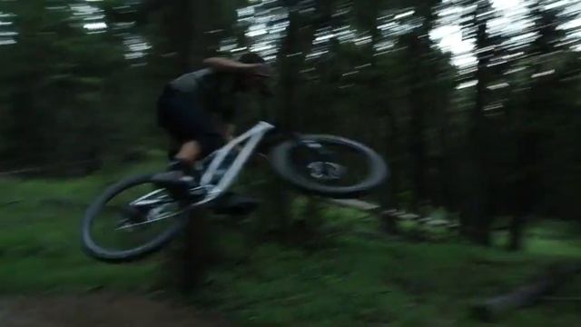 Stumpjumper EVO x Matty Miles смотреть онлайн
