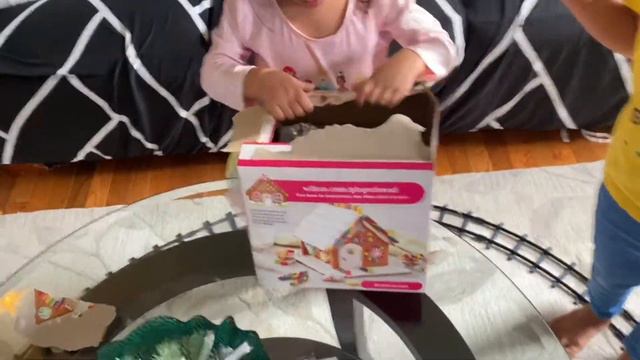 Gingerbread House| Christmas activities for kids смотреть онлайн
