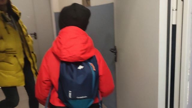 ⚽заходим в манеж, идем в раздевалку⚽ смотреть онлайн