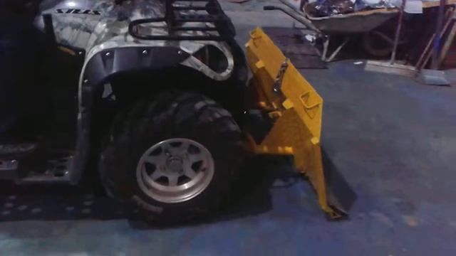 Ковш на квадрик у Саныча.