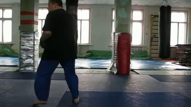 Чемпион Мира Юрий Ивлев. тренировка на боксерских лапах в ""Русском Легионе"", Таганрог смотреть онлайн