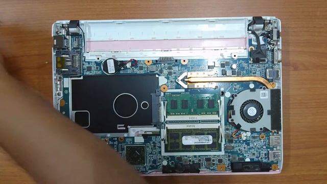 Cara membersihkan dan ganti kipas pendingin / heatsink fan laptop Sony VAIO E series ( SVE 11xxxxx) смотреть онлайн