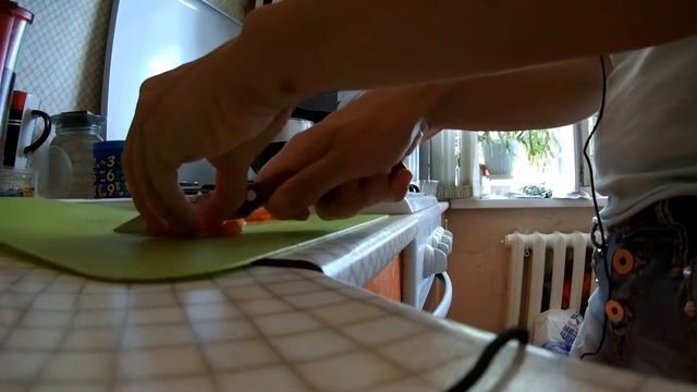 Завтрак:)яичница с помидорами. смотреть онлайн