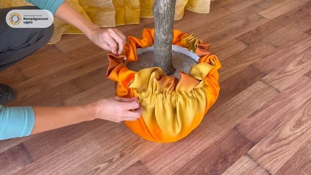 Осеннее дерево для оформления музыкального зала