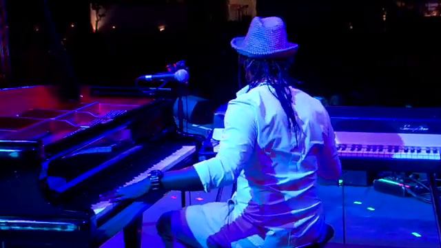 TONY ALLEN @ FESTIVAL DES 5  CONTINENTS (Marseille)