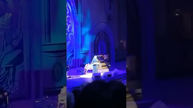 И БУДУТ АНГЕЛЫ ЛЕТАТЬ НАД ВАШИМ ДОМОМ смотреть онлайн
