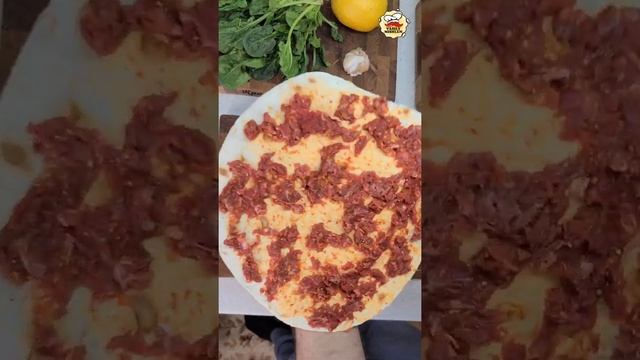 Лаваш с фаршем и шпинатом / Теперь ты будешь готовить лаваш только так / Василий Мишлен / #Shorts смотреть онлайн