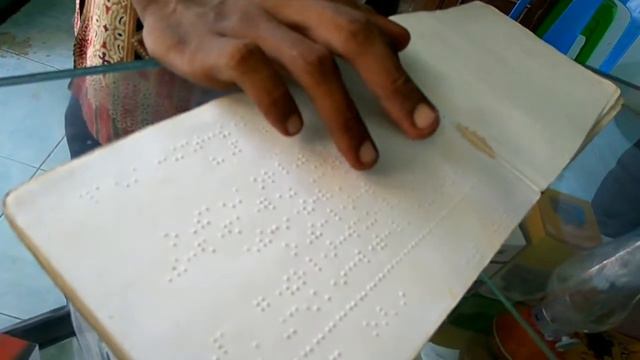 Heboh... Suara Emas, Seorang Tuna Netra menggemparkan Membaca Al-Qur'an Braile смотреть онлайн