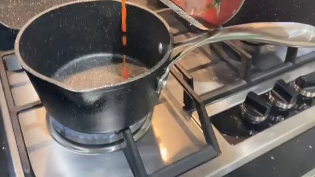 Готовим новое блюдо мясные шары с моцареллой в томатном соусе смотреть онлайн