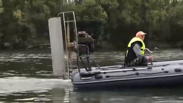 Маневренность лодки с двигателем УД-25С. смотреть онлайн
