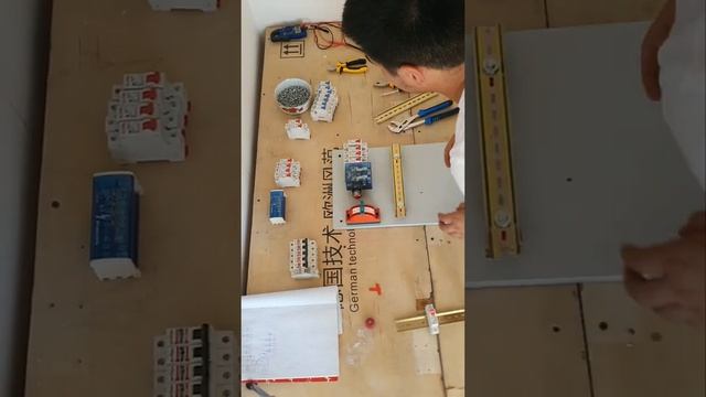 1-часть Собираем электрощит elektr panelini yig'ish смотреть онлайн