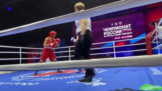 В красном Алена Артемова (Ульяновская область - Москва) - в синем Кристина Болквадзе (Пермский край смотреть онлайн