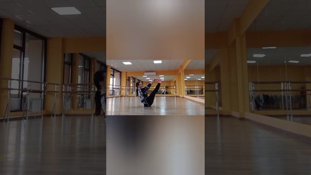 Комплекс из 4 упражнений: для гибкости и силы мышц. #асана #йога смотреть онлайн