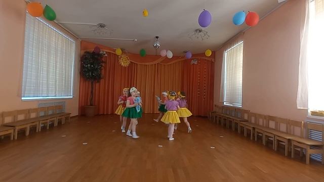 "Доченька моя пока мала". Танец с куклами. Средняя группа. смотреть онлайн