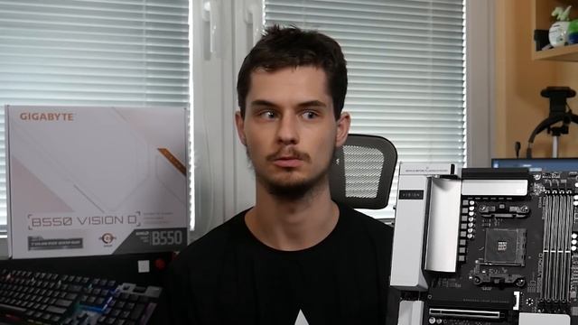 Tahle deska je speciální a bílá! || Gigabyte B550 VISION D - představení смотреть онлайн