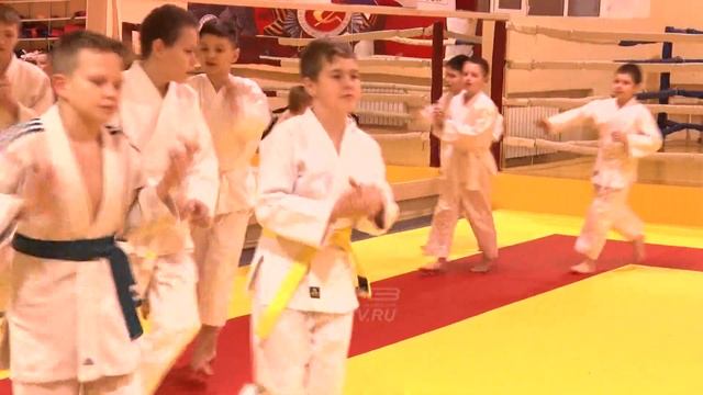 В Златоусте состоялось открытое первенство горнозаводской зоны по рукопашному бою смотреть онлайн