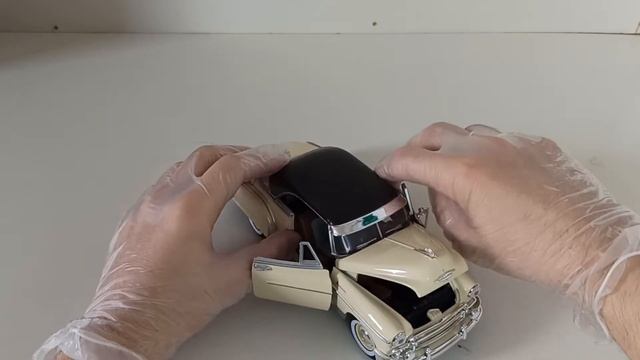 Miniatura Carro Chevrolet Belair 1950 Beje 1:24 Motor Max Carro Antigo смотреть онлайн