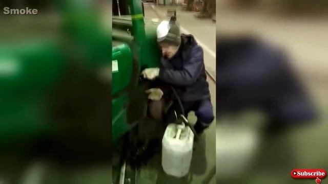 Рукожопые работники приколы, ржака, угар 2022.mp4 смотреть онлайн
