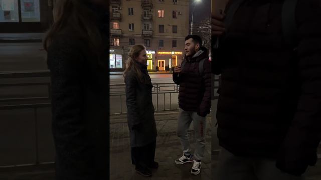 ПРОВЕЛ ОПРОС НА ПЕРЕД 8 МАРТА #воронеж #8марта #опрос смотреть онлайн