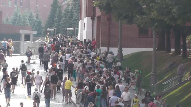 К нему не зарастет народная тропа... смотреть онлайн