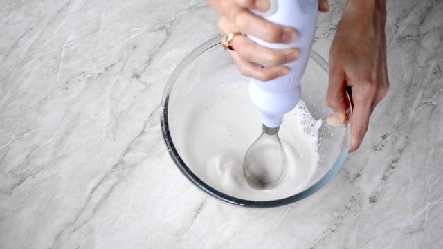 RECIPE | AQUAFABA - HOW TO MAKE THE PERFECT VEGAN EGG REPLACER смотреть онлайн