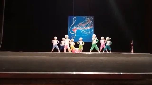 танец "Мамины помощницы" смотреть онлайн