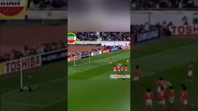 Iran vs. South Korea 2009; Javad Nekounam’s free-kick goal смотреть онлайн