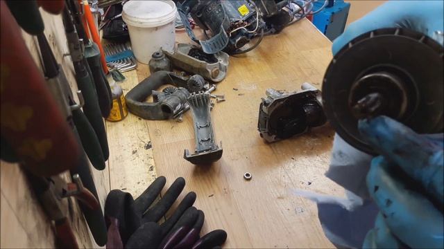 How to disassemble Bosch SDS max rotary hammer drill смотреть онлайн