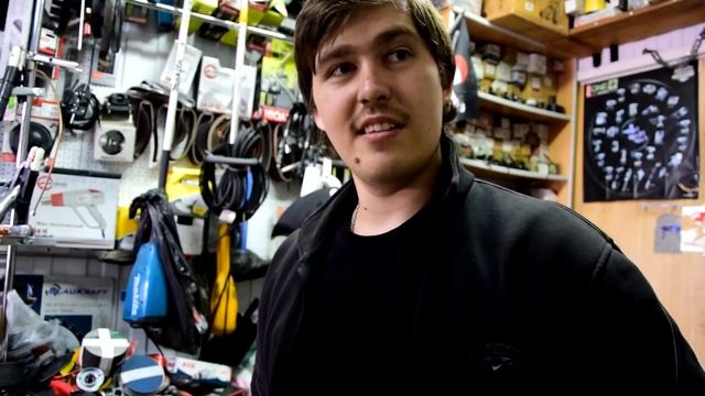 Перфоратор трещит и не крутит как исправить? Не забываем читать описание к ролику!