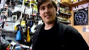 Перфоратор трещит и не крутит как исправить? Не забываем читать описание к ролику!